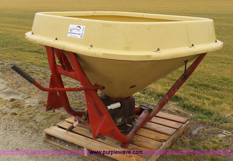image for item K7652 Vicon spreader