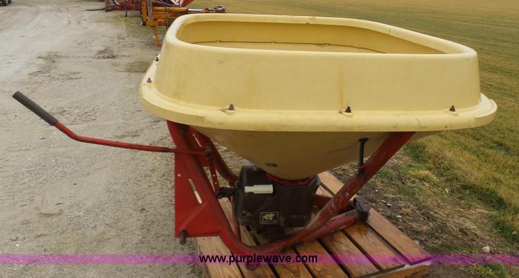 image for item K7652 Vicon spreader
