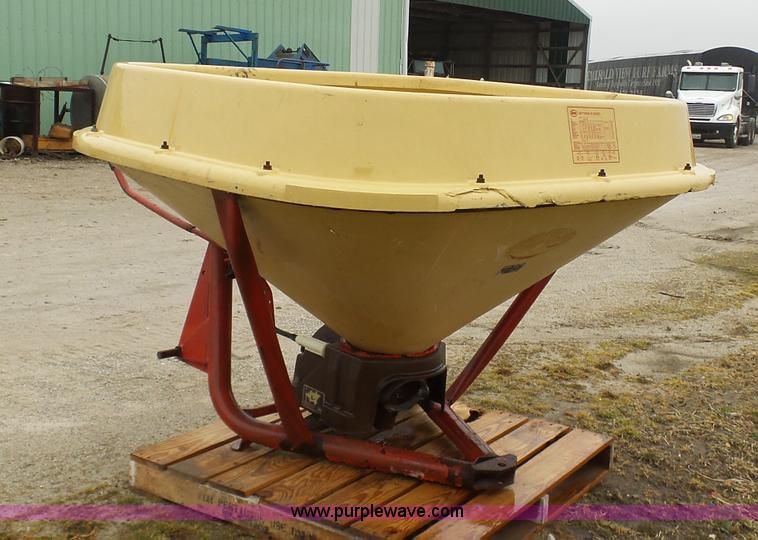 image for item K7652 Vicon spreader