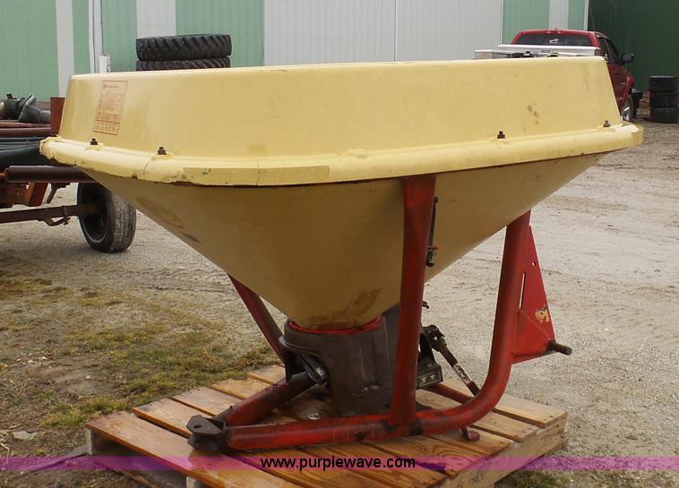 image for item K7652 Vicon spreader