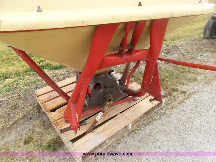 image for item K7652 Vicon spreader