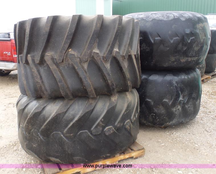 image for item K7660 (4) 67x34-25 flotation tires