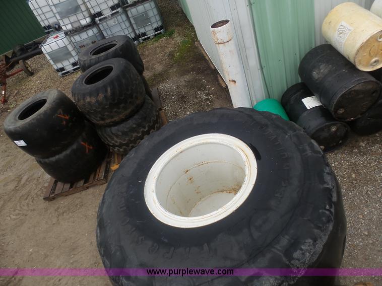 image for item K7660 (4) 67x34-25 flotation tires