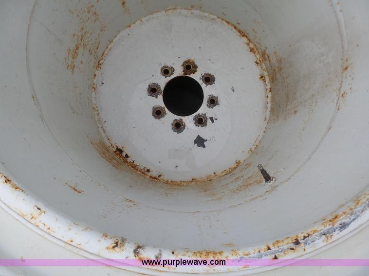 image for item K7660 (4) 67x34-25 flotation tires