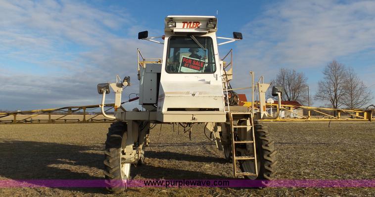 image for item K7668 1996 Tyler Patriot W2 self-propelled sprayer