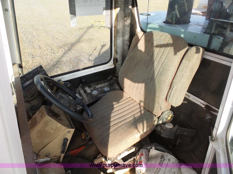 image for item K7668 1996 Tyler Patriot W2 self-propelled sprayer