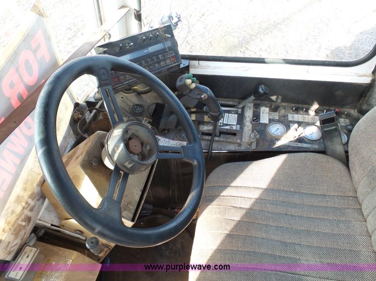 image for item K7668 1996 Tyler Patriot W2 self-propelled sprayer