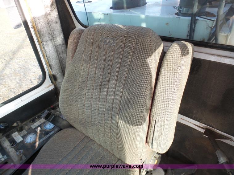 image for item K7668 1996 Tyler Patriot W2 self-propelled sprayer