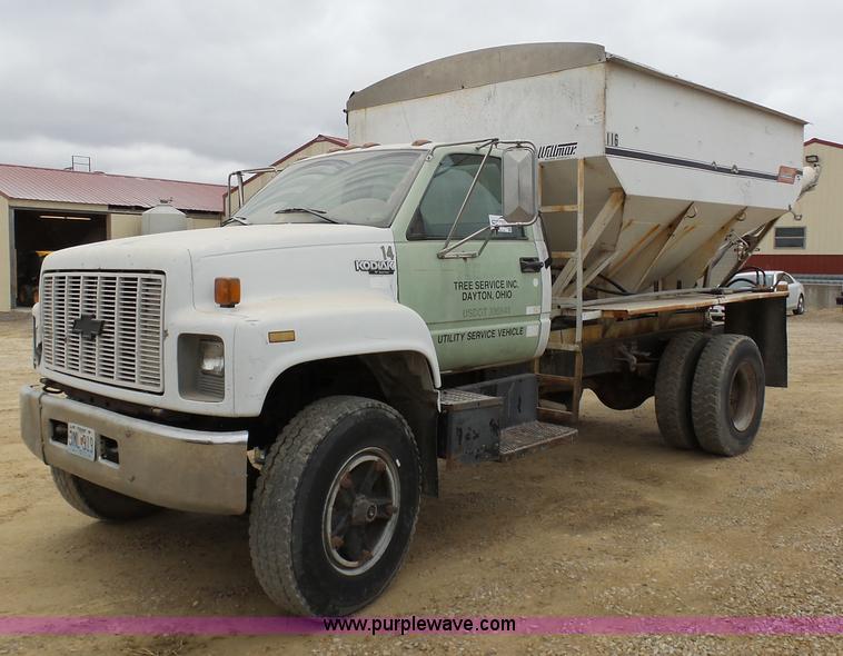 image for item K7671 1996 Chevrolet Kodiak truck cab and chassis