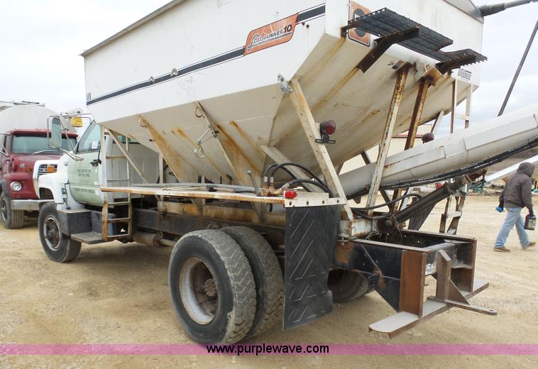 image for item K7671 1996 Chevrolet Kodiak truck cab and chassis