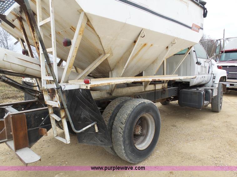 image for item K7671 1996 Chevrolet Kodiak truck cab and chassis