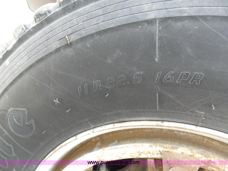 image for item K7671 1996 Chevrolet Kodiak truck cab and chassis