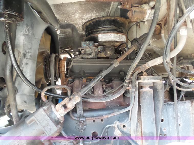 image for item K7671 1996 Chevrolet Kodiak truck cab and chassis