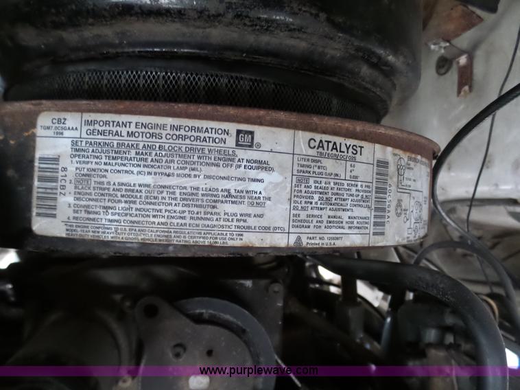 image for item K7671 1996 Chevrolet Kodiak truck cab and chassis