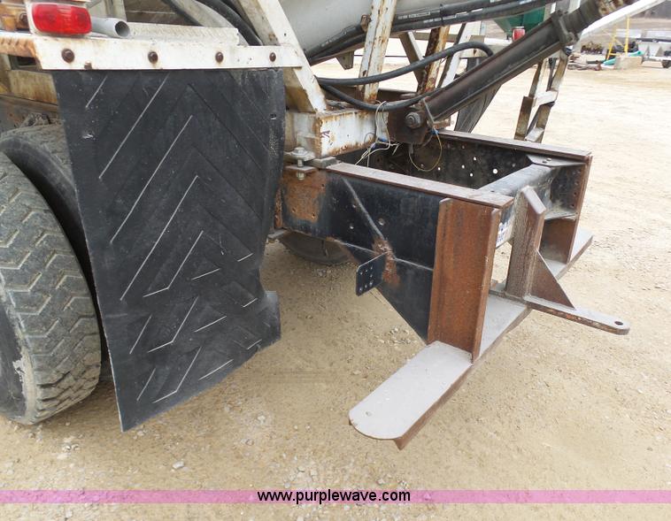 image for item K7671 1996 Chevrolet Kodiak truck cab and chassis