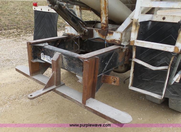 image for item K7671 1996 Chevrolet Kodiak truck cab and chassis