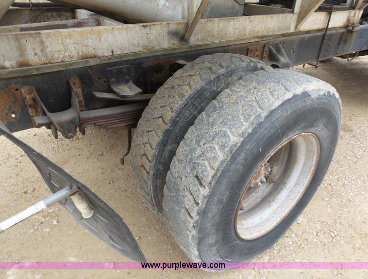 image for item K7671 1996 Chevrolet Kodiak truck cab and chassis