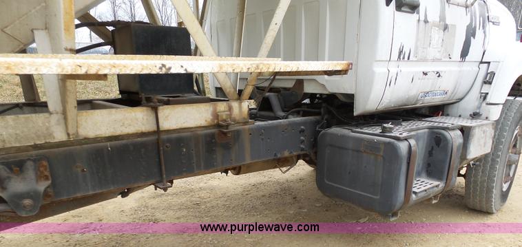 image for item K7671 1996 Chevrolet Kodiak truck cab and chassis