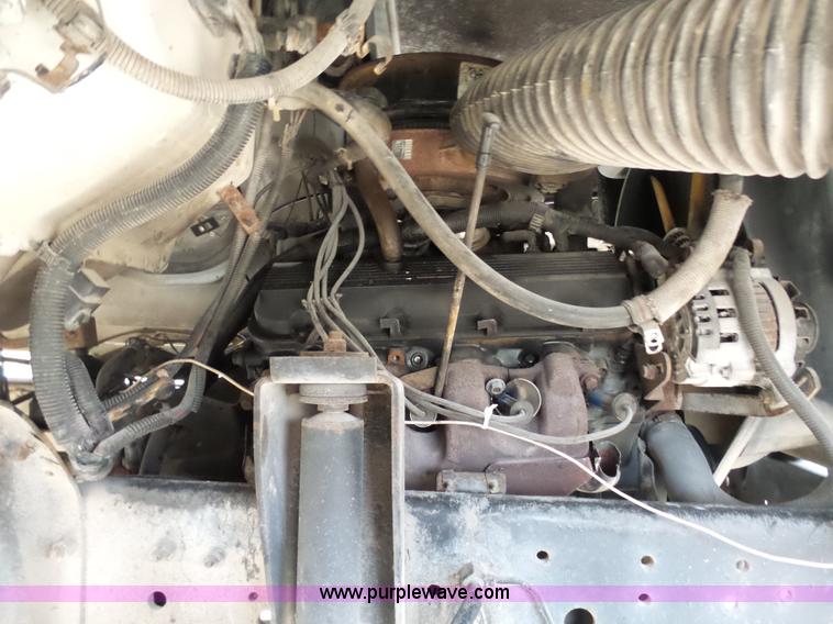 image for item K7671 1996 Chevrolet Kodiak truck cab and chassis