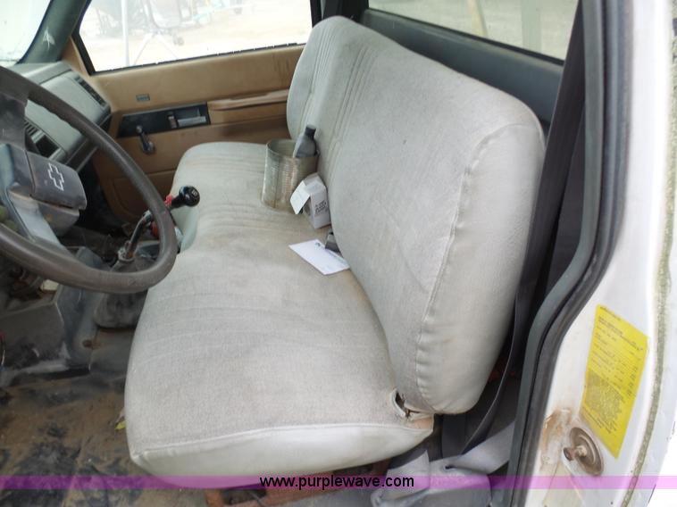 image for item K7671 1996 Chevrolet Kodiak truck cab and chassis