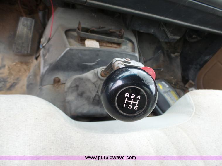 image for item K7671 1996 Chevrolet Kodiak truck cab and chassis