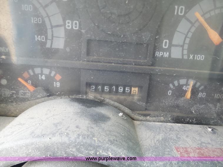 image for item K7671 1996 Chevrolet Kodiak truck cab and chassis