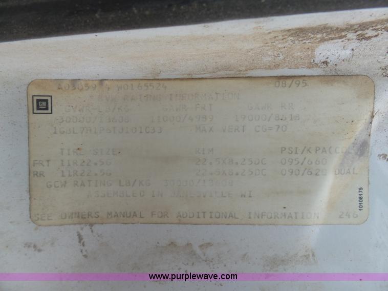 image for item K7671 1996 Chevrolet Kodiak truck cab and chassis