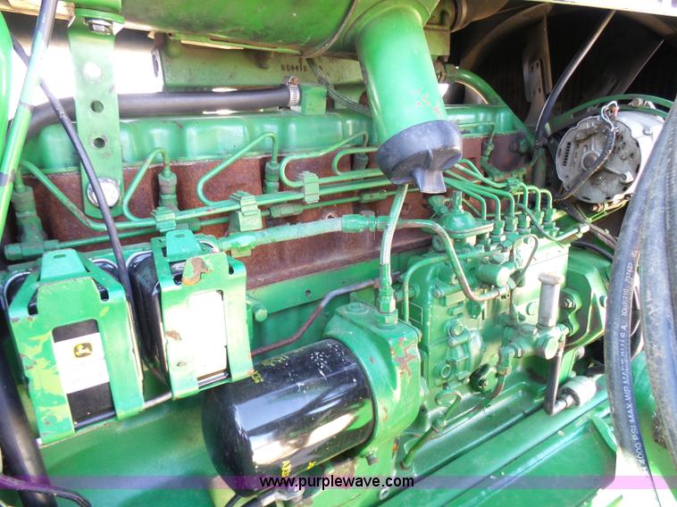image for item L1512 1988 John Deere 4450 tractor