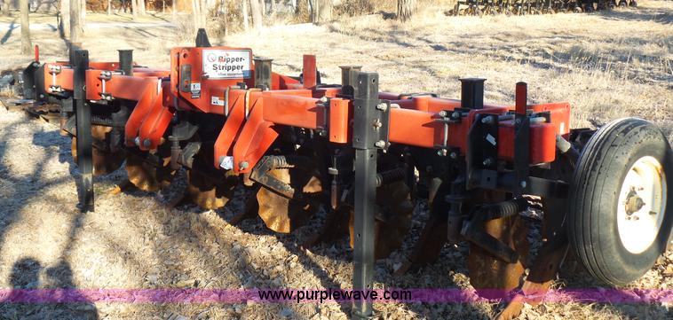 image for item L2368 Unverferth Ripperstripper in-line ripper