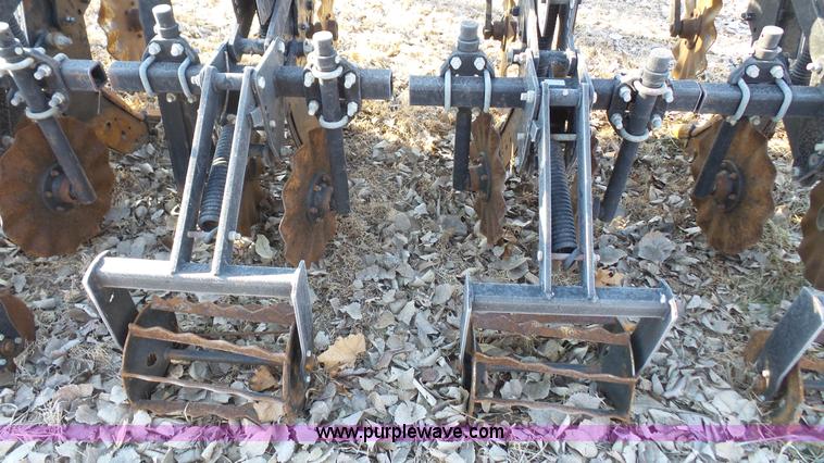 image for item L2368 Unverferth Ripperstripper in-line ripper