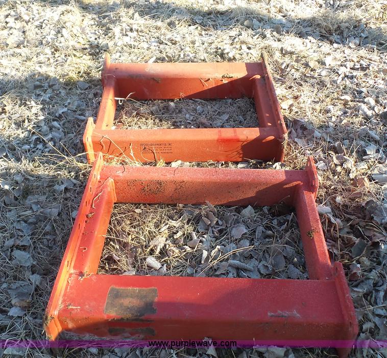 image for item L2368 Unverferth Ripperstripper in-line ripper