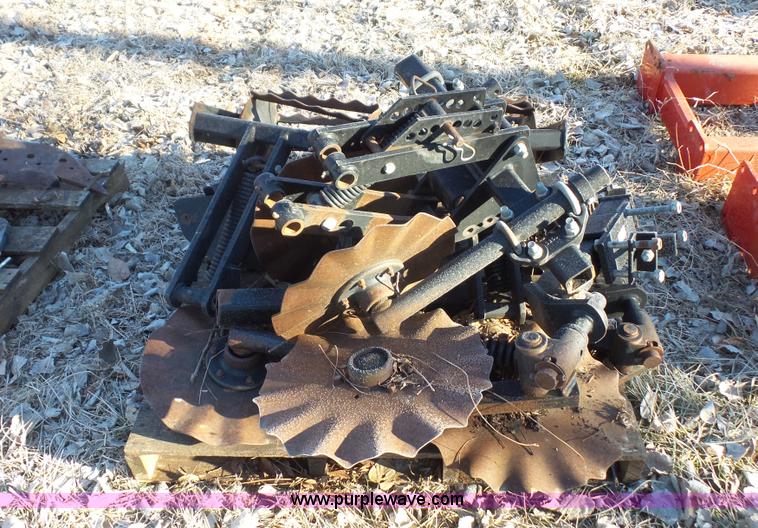 image for item L2368 Unverferth Ripperstripper in-line ripper