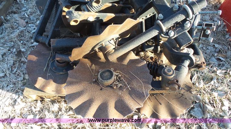 image for item L2368 Unverferth Ripperstripper in-line ripper