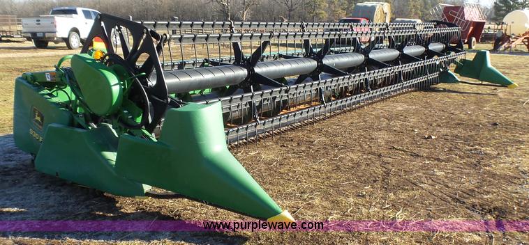 image for item L5394 2000 John Deere 930F flex head