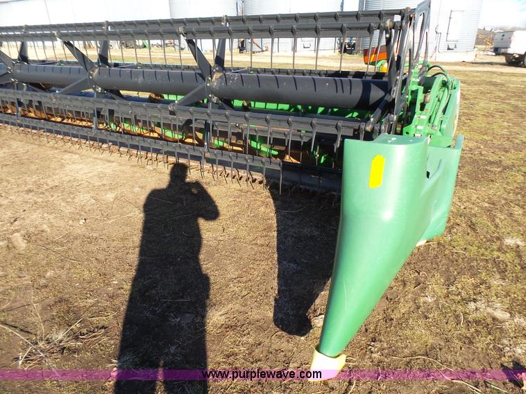 image for item L5394 2000 John Deere 930F flex head