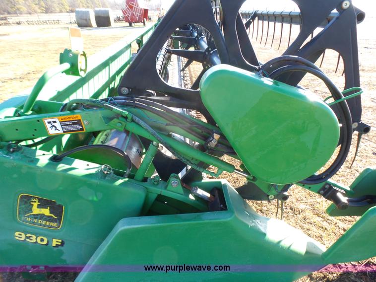 image for item L5394 2000 John Deere 930F flex head