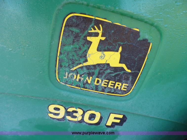 image for item L5394 2000 John Deere 930F flex head