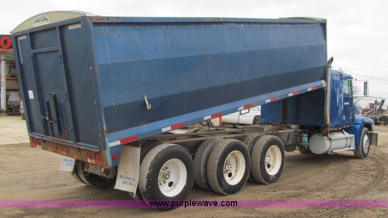 image for item L5520 1990 Freightliner FLD grain truck
