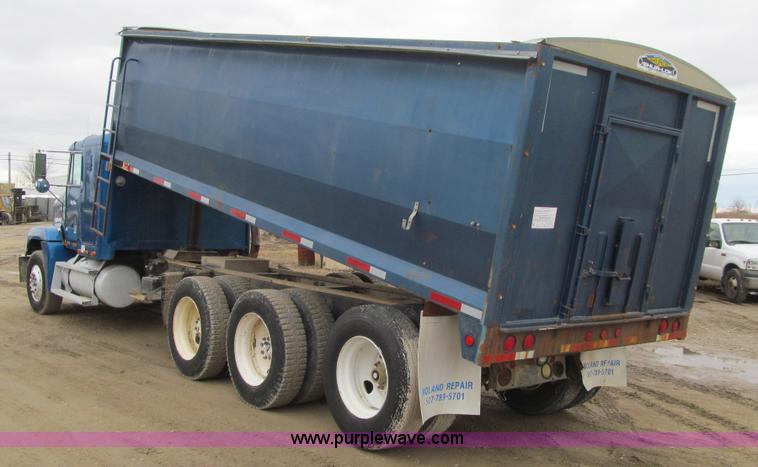 image for item L5520 1990 Freightliner FLD grain truck