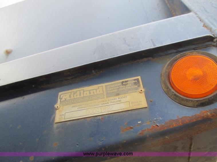 image for item L5520 1990 Freightliner FLD grain truck