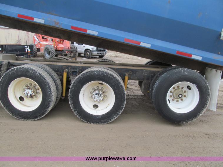 image for item L5520 1990 Freightliner FLD grain truck