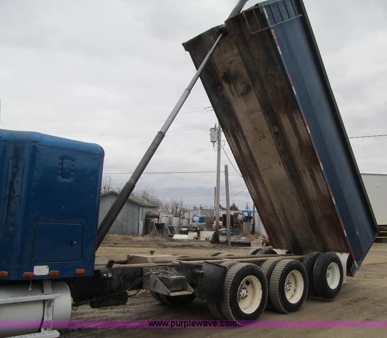 image for item L5520 1990 Freightliner FLD grain truck