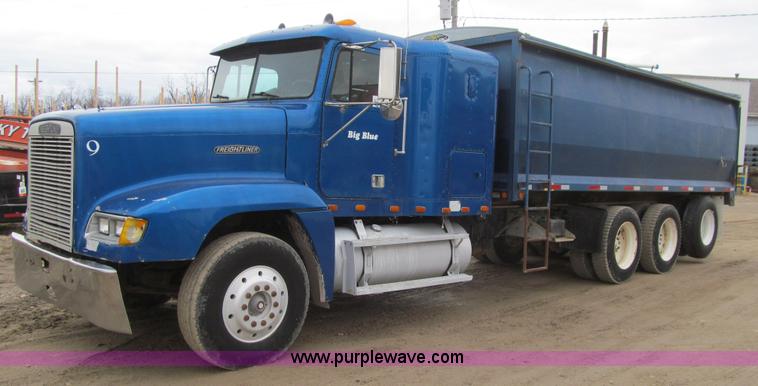 image for item L5520 1990 Freightliner FLD grain truck
