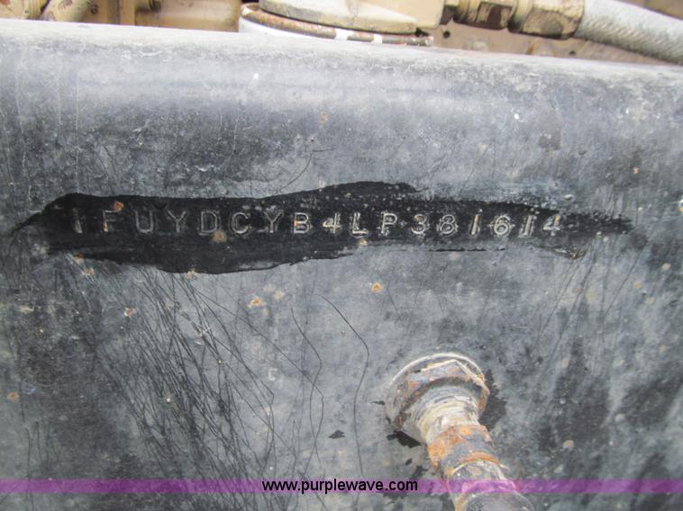 image for item L5520 1990 Freightliner FLD grain truck