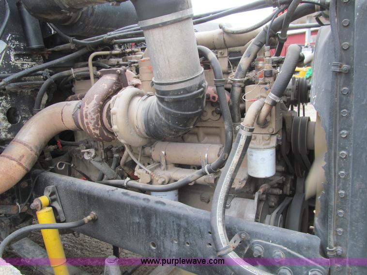 image for item L5520 1990 Freightliner FLD grain truck