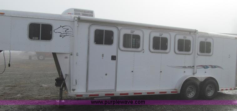 image for item L5526 1999 Sooner livestock trailer