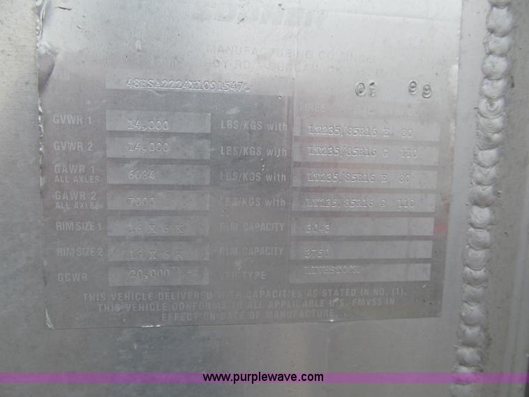 image for item L5526 1999 Sooner livestock trailer