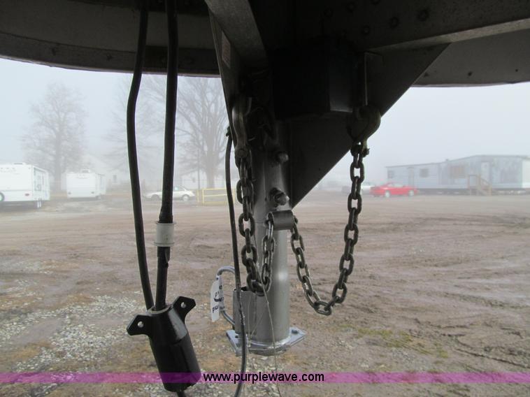 image for item L5526 1999 Sooner livestock trailer