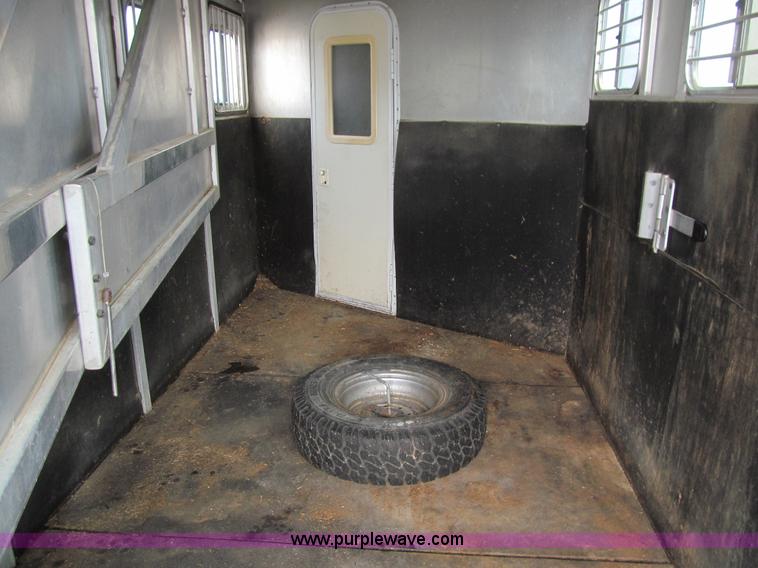 image for item L5526 1999 Sooner livestock trailer