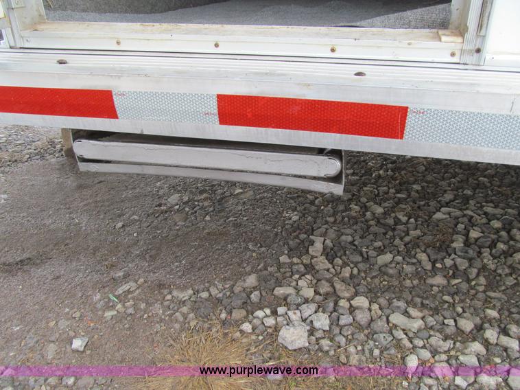 image for item L5526 1999 Sooner livestock trailer